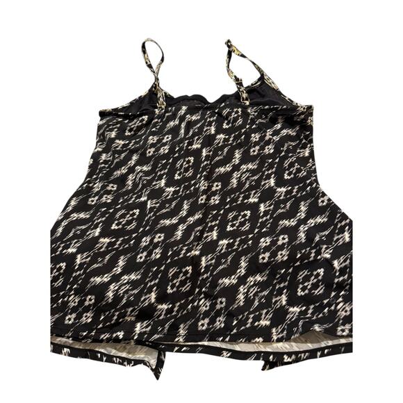 Miraclesuit Labyrinth Knot Tankini Top Black White Ikat Print Women Size 16 Swim - Picture 5 of 8